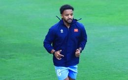 Nguyễn Xuân Son vẫn tập riêng, mối lo lơ lửng trên đầu HLV Kim Sang-sik