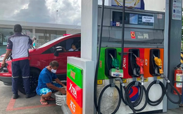 Giá xăng chạm mốc gần 50.000 đồng/lít, quốc gia láng giềng Việt Nam chuẩn bị nhận 100.000 tấn dầu Nga