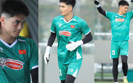 Thủ môn Trung Kiên chạy hớt hải vì quên đồ tập nhưng khoảnh khắc nào cũng thấy đáng yêu