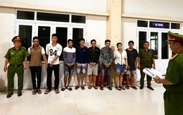 Cảnh sát bất ngờ kiểm tra một căn nhà, bắt Nguyễn Thị Trang Nương SN 1993