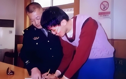 Sinh viên ĐH top 1 tạt axit 5 con gấu, bị cả nước tẩy chay: 24 năm âm thầm chuộc lỗi và thân phận hiện tại gây ngỡ ngàng