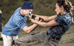 Chiêu thức 'sinh tồn' cực nguy hiểm của môn võ Israel bị cấm trong MMA