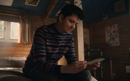 Xem phim Sex Education, tôi khóc nấc khi nghe con gái thốt lên: "Mẹ chưa bao giờ đứng về phía con!"