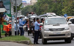 Campuchia tạm dừng xử phạt vi phạm giao thông vì xăng tăng