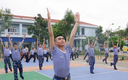 Tất cả các gia đình có con em mới đi nghĩa vụ quân sự chú ý