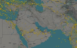 Bức ảnh lịch sử: Lần đầu tiên bầu trời Trung Đông xuất hiện một lỗ hổng