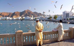 Vì sao Iran nã tên lửa vào tất cả các nước vùng Vịnh trừ “Thụy Sĩ của Trung Đông”?