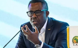 Tổng thư ký Liên đoàn bóng đá châu Phi Mosengo-Omba từ chức