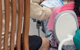 Bố chồng U80 chăm con riêng của con dâu tận tâm, 1 tay lo hết: Cổ tích có lẽ cũng chỉ đến thế này thôi!