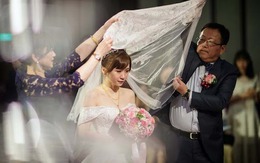 Ngày con lấy vợ giàu, tôi tặng 2 đứa một chiếc bát mẻ: Món quà “kém duyên” của bà mẹ nghèo lại là thứ khiến thông gia nể phục