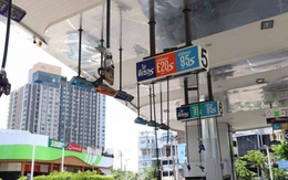 Láng giềng Việt Nam ghi nhận giá xăng cao kỷ lục