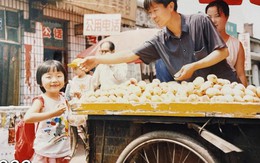 Một bức ảnh chụp năm 1999 của một bé gái bình thường gây bão mạng vì lý do không ai ngờ