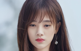 Trong lúc người yêu đi tắm, tôi đọc được đoạn tin nhắn khá choáng nhưng anh bảo "đã làm gì quá giới hạn đâu"