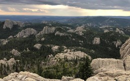 Phát hiện hầm trú ẩn “bất khả xâm phạm” của các tỷ phú giàu nhất thế giới