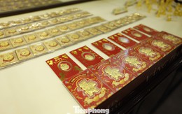 Giá vàng tiếp đà giảm mạnh