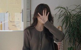 Nhà tuyển dụng nam: "Bạn thấy chỗ nào trên người tôi đen nhất?" - cô gái đáp lại vỏn vẹn 2 chữ và được nhận ngay