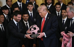 Lionel Messi dự lễ vinh danh tại Nhà Trắng, tặng quà đặc biệt cho ông Trump