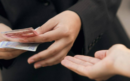 Cho anh trai vay 300 triệu, sau 5 năm, tôi nhận được một bài học lớn về việc xé lẻ tiền là "giết chết" những dự định