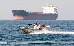 Iran “hoan nghênh” Mỹ hộ tống tàu chở dầu qua eo biển Hormuz, vì sao nhắc 1 vụ hỏa hoạn gần 40 năm trước?