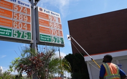 Giá xăng, dầu thế giới đồng loạt tăng vọt