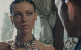 Con dâu nhà Beckham nói về vai diễn trong phim 18+ gây sốc