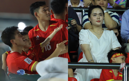 Ái nữ cựu chủ tịch CLB Sài Gòn hóa nàng thơ, chiếm trọn spotlight đi cổ vũ Duy Mạnh