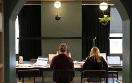 NÓNG: Công ty nổi tiếng "mạnh tay" chi THƯỞNG gần 53 triệu đồng cho nhân viên chịu đến văn phòng làm việc đủ 5 ngày/tuần