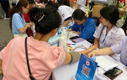 Người phụ nữ 'gầy như que củi' vẫn mắc bệnh gan nhiễm mỡ