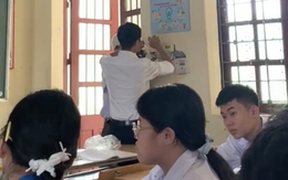 Lớp hỏng quạt giữa cái nắng 37 độ C, hành động của thầy giáo dạy Lý sau đó khiến trò phải cắt clip khoe ngay lên mạng