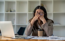 Cảnh báo dân văn phòng: Ngồi quá 8 tiếng 1 ngày làm tăng nguy cơ…mất trí nhớ