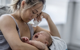 Mẹ chồng chỉ chăm cháu, bỏ mặc con dâu sau sinh và quyết định khiến cả 1 gia đình phải thức tỉnh