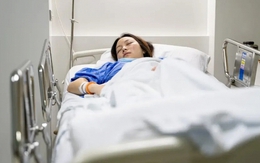 Người phụ nữ sống lành mạnh bị gan nhiễm mỡ nặng, bác sĩ giật mình: 3 loại nước uống nhiều âm thầm hại gan, nhiều người tưởng tốt