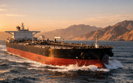 Siêu tàu chở dầu của một quốc gia ung dung vượt eo biển Hormuz trước lệnh phong toả của Mỹ