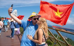Không chỉ du lịch, nhiều du khách đến Việt Nam để hoàn thiện một thứ đặc biệt cho ngày quan trọng này