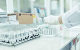 Đi khám trước cưới, cặp đôi nhận kết quả gây “sốc”