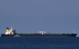 Tàu chở khoảng 1,5 triệu thùng dầu nghi của Nga bất ngờ được thả sau khi bị vây bắt, đi thẳng đến một nước châu Á
