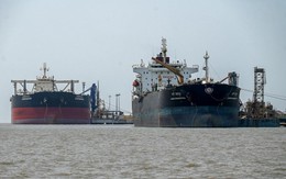 Để mua 2 triệu thùng dầu Iran dễ dàng, nền nước láng giềng của Trung Quốc phải 'nhờ' tới Bắc Kinh