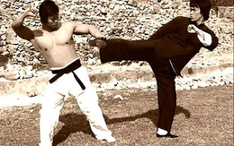 Người đàn ông hiếm hoi khiến Lý Tiểu Long ê ẩm toàn thân sau hơn 30 phút giao đấu là ai?