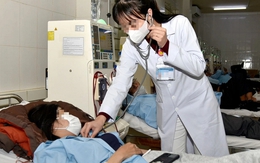 Uống 2 cốc nước "vạn người mê" mỗi ngày, cô gái 25 tuổi cấp cứu trong tình trạng suy thận, suy hô hấp