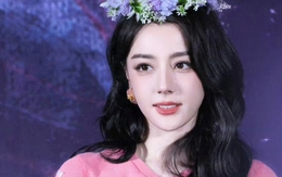 Mỹ nam bị coi là miếng kẹo cao su dính dưới đế giày của Địch Lệ Nhiệt Ba