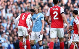Haaland “giúp” Gabriel thoát thẻ đỏ khi Man City hạ Arsenal