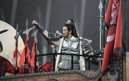 Đội bóng nghiệp dư Trung Quốc chơi trội, thuê 'Tây Sở Bá Vương' át vía đối thủ