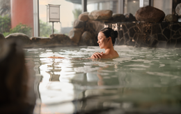Giải mã sức mạnh thầm lặng của dòng khoáng nóng: Bí quyết chống lão hóa và trường thọ của nhiều thành phố hiện đại