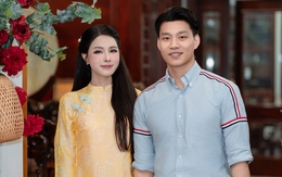 Văn Thanh bảnh bao đi hỏi vợ, nàng WAG xinh khác hẳn ngày thường