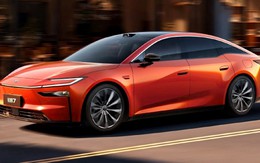 Ai nói Toyota không biết làm ô tô điện: Hãng vừa ra mắt mẫu xe lớn hơn Camry, ngập trang bị mà giá chỉ tương đương 560 triệu