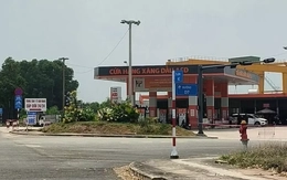 Ô tô cán bé gái 2 tuổi tử vong tại cây xăng dầu ở TPHCM