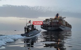 Iran công bố loạt ảnh bắt tàu container ở eo biển Hormuz
