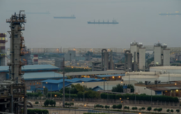 Không phải Trung Quốc, một quốc gia đang có gần 100 triệu thùng dầu không dùng đến, phải trữ trong cả 'kho rác'