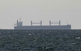 Nước đồng minh của Mỹ thành công đưa tàu chở nhiên liệu thứ hai vượt eo biển Hormuz, vẫn còn 43 tàu mắc kẹt