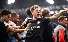 Bayern ngược dòng ngoạn mục tiến sát chức vô địch